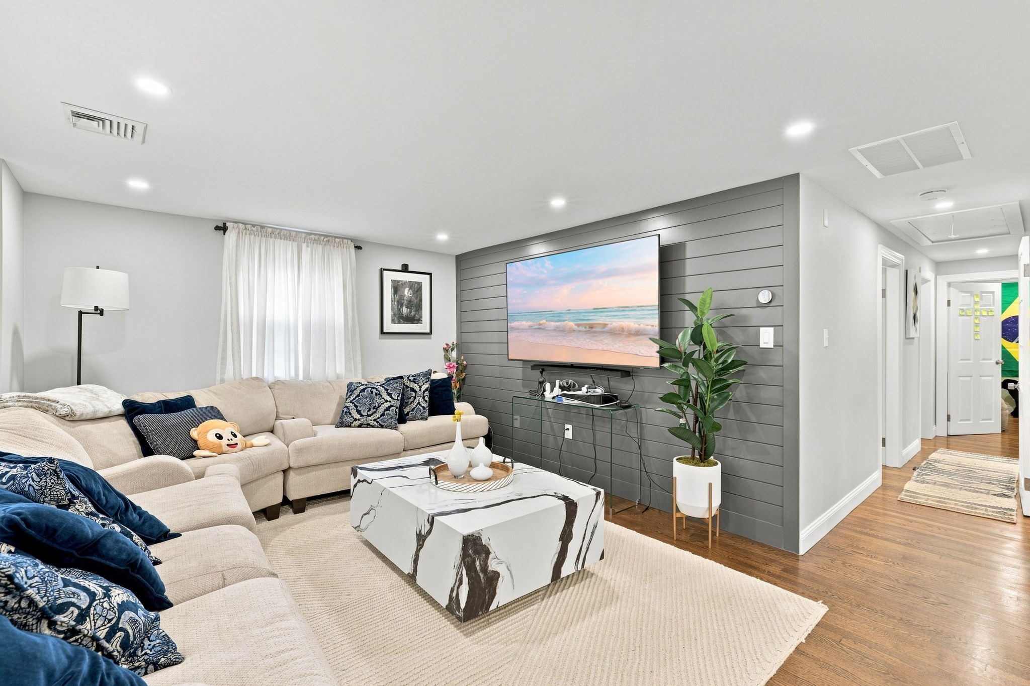 161 Summer St Property Photo 3