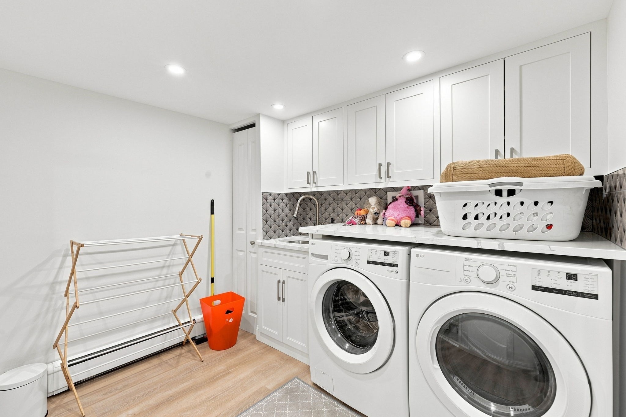 161 Summer St Property Photo 27