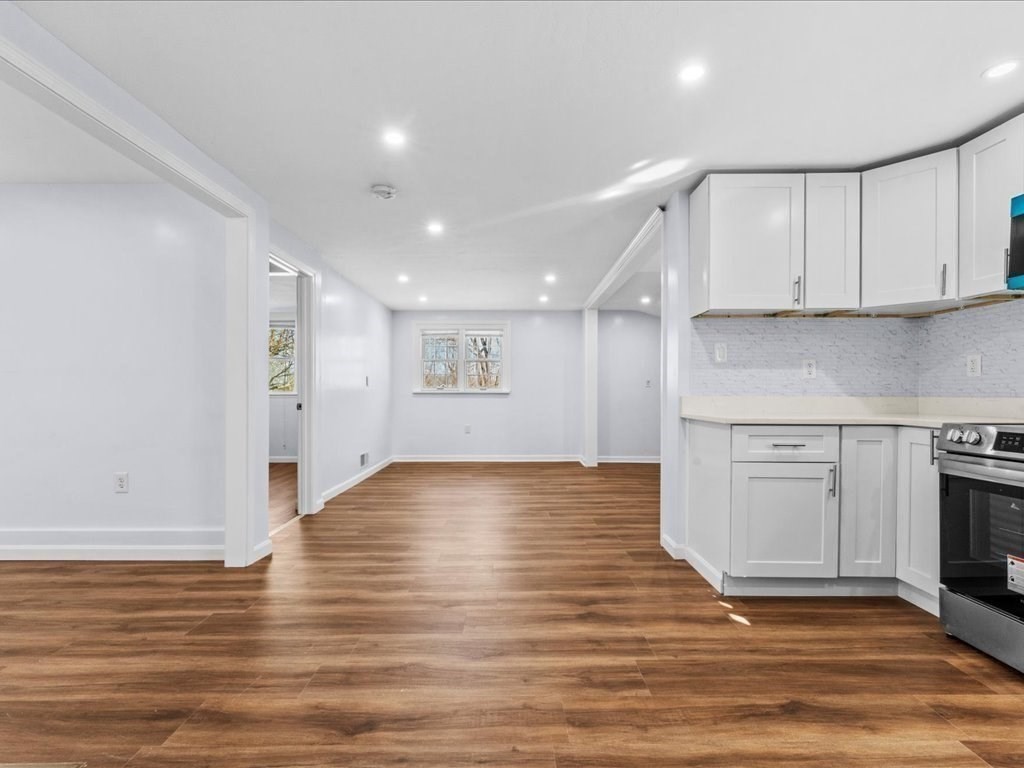 29 Orchard St Property Photo 7