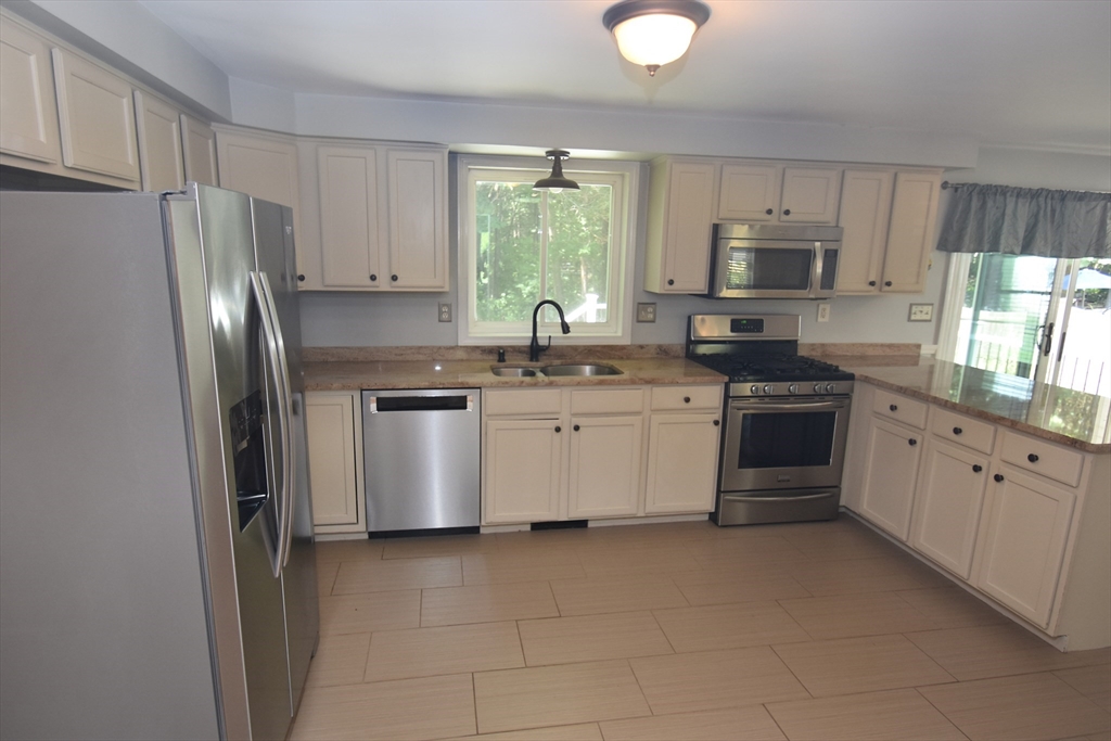 87 Photine Drive Property Photo 10