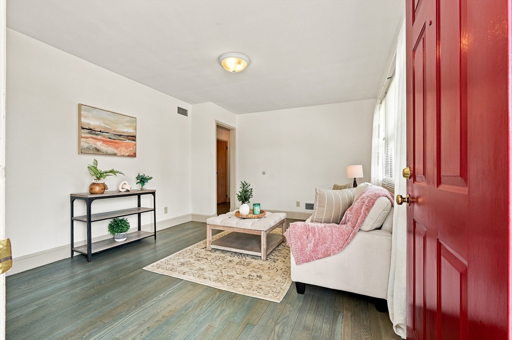 2228 Acushnet Ave Property Photo 4