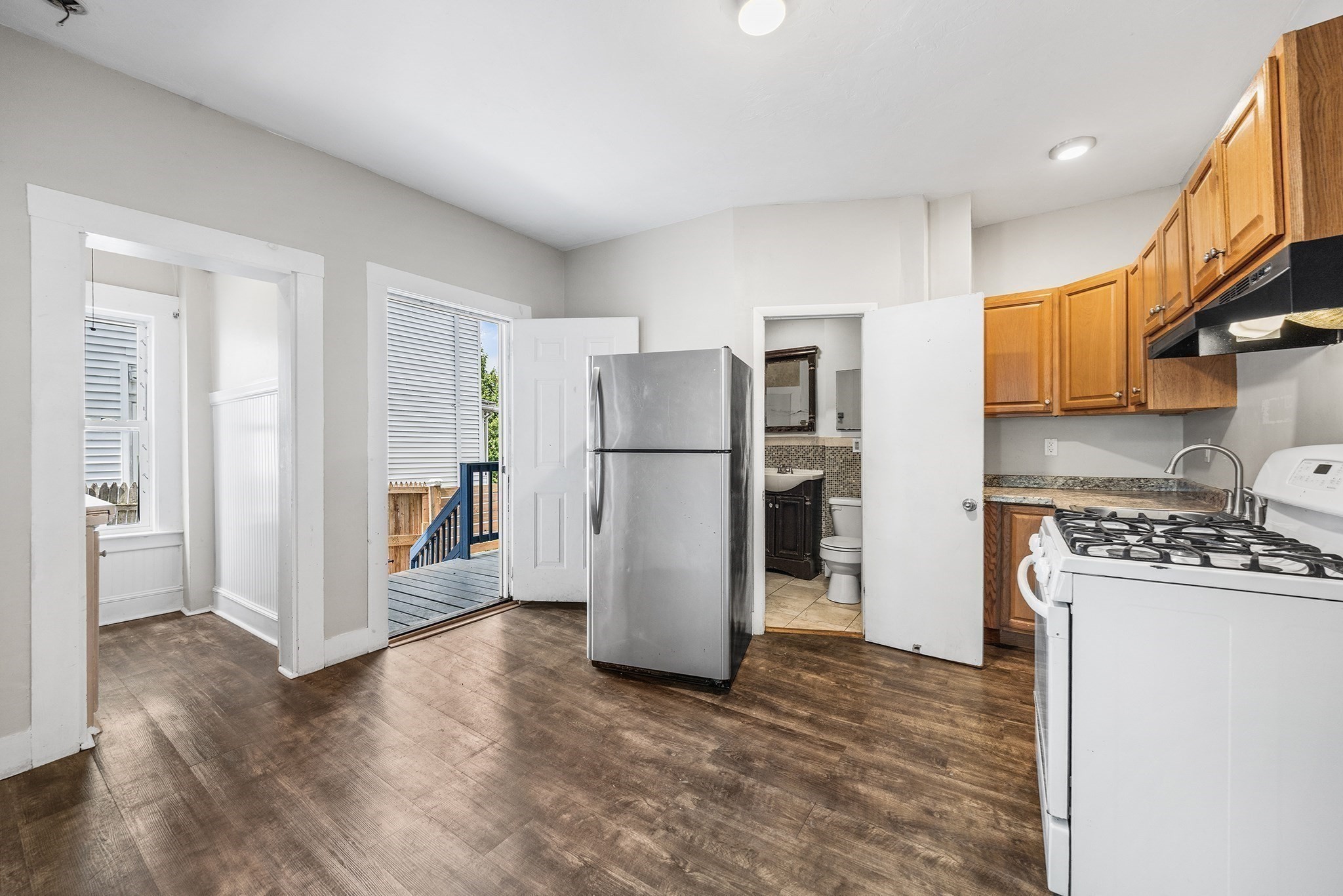 5 Freeland Ter Property Photo 2