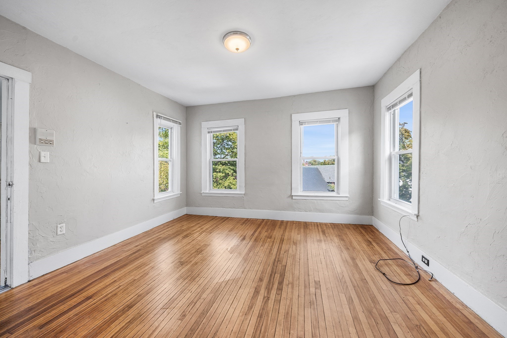 5 Freeland Ter Property Photo 6