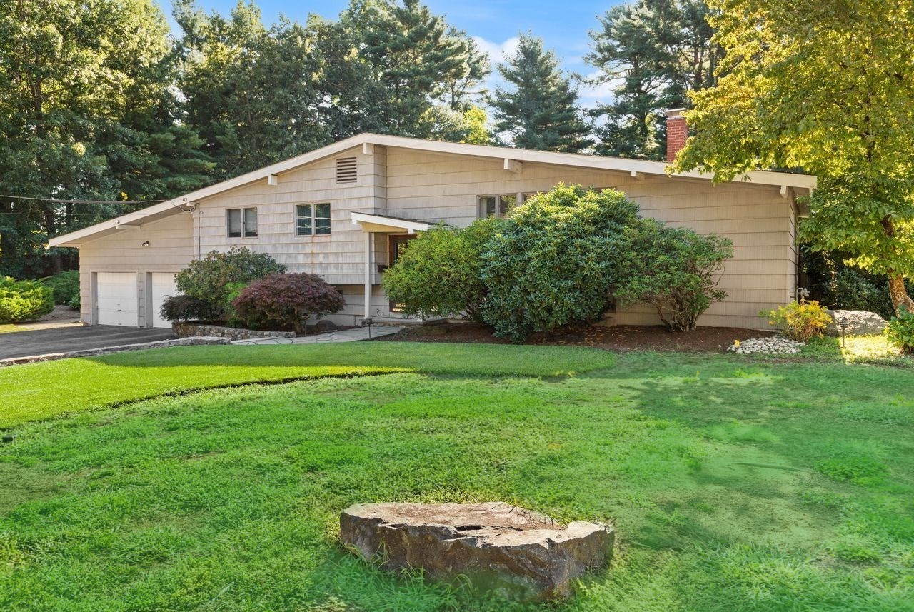 18 Jefferson Ave Property Photo 1