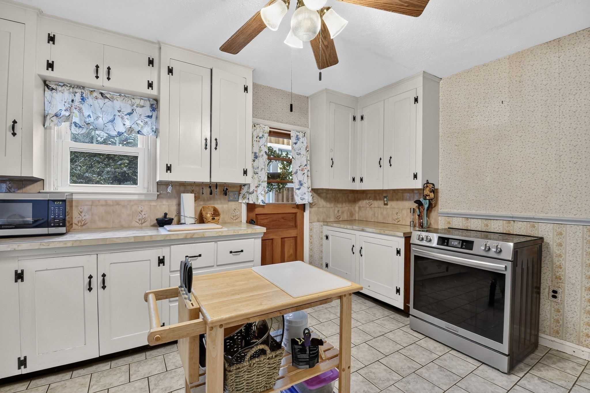 208 Woodland St Property Photo 15