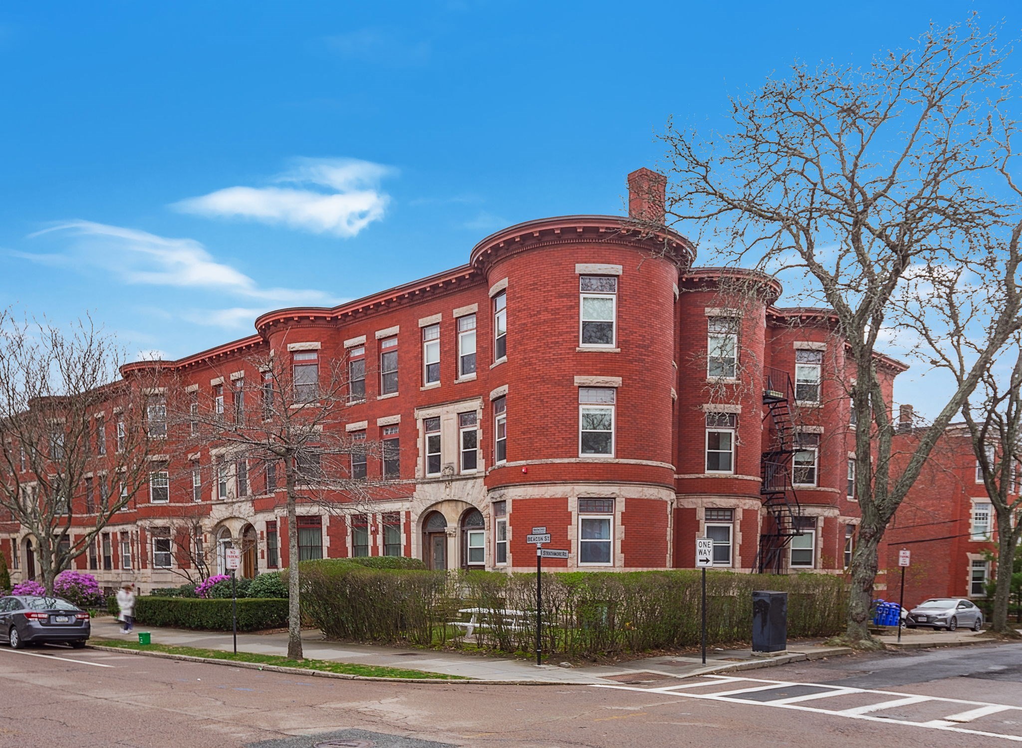 1871 Beacon St # 4a Property Photo 2