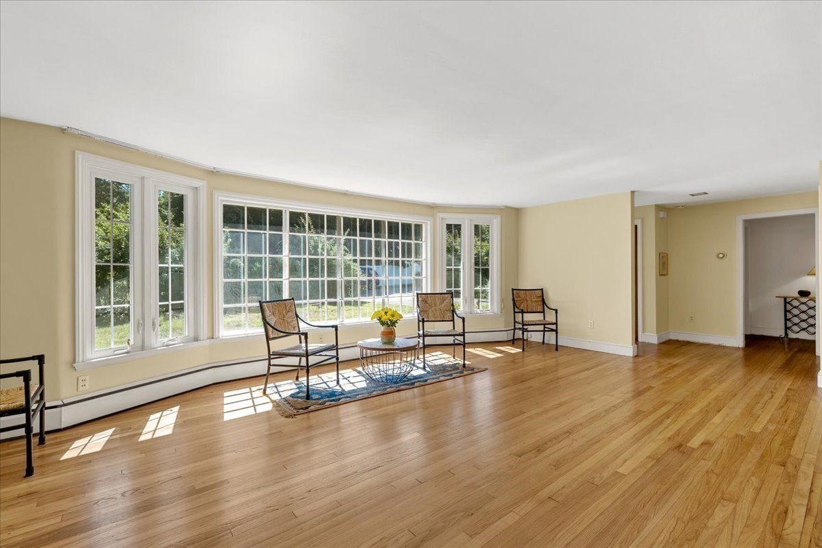 30 Irving Property Photo 4