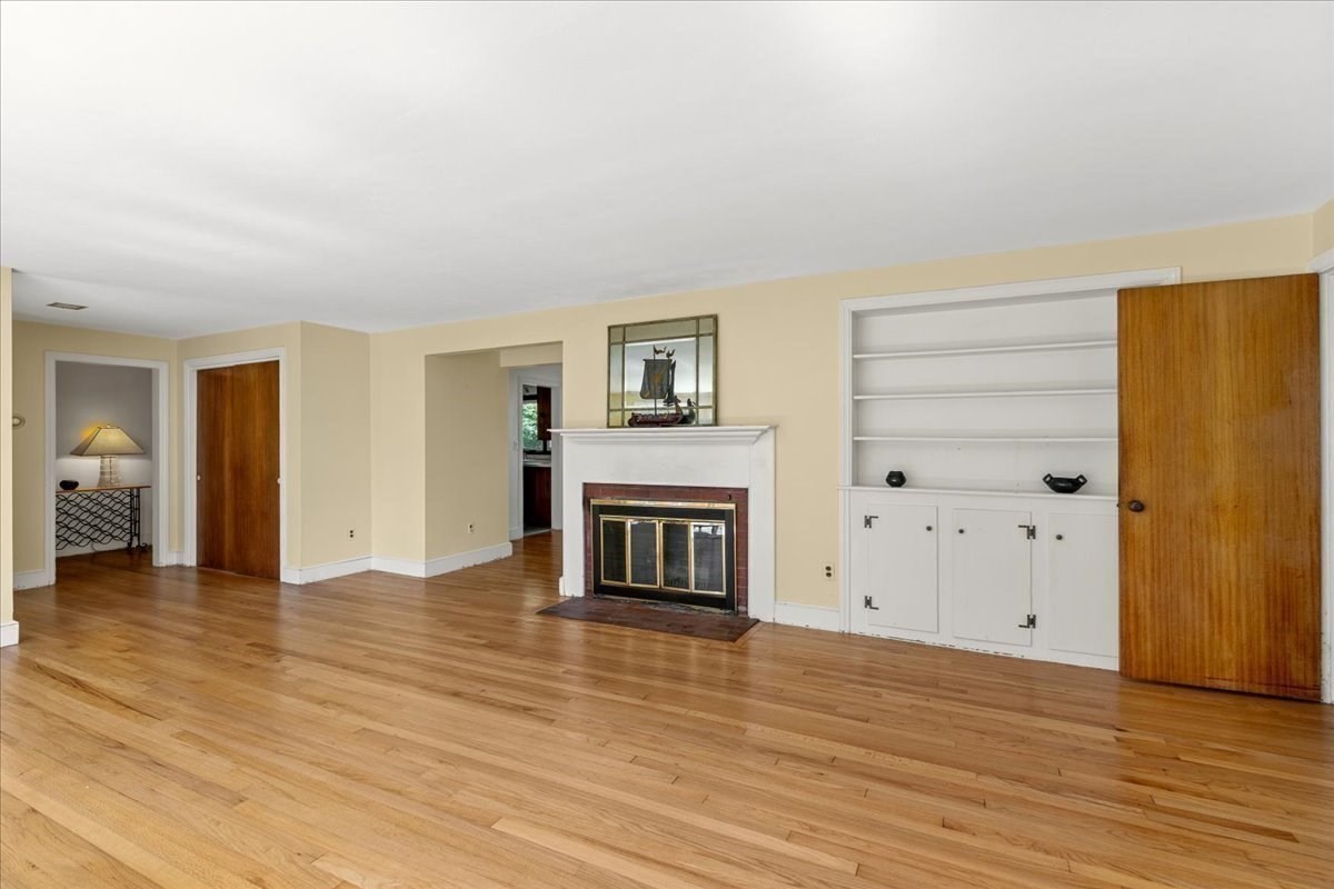 30 Irving Property Photo 7