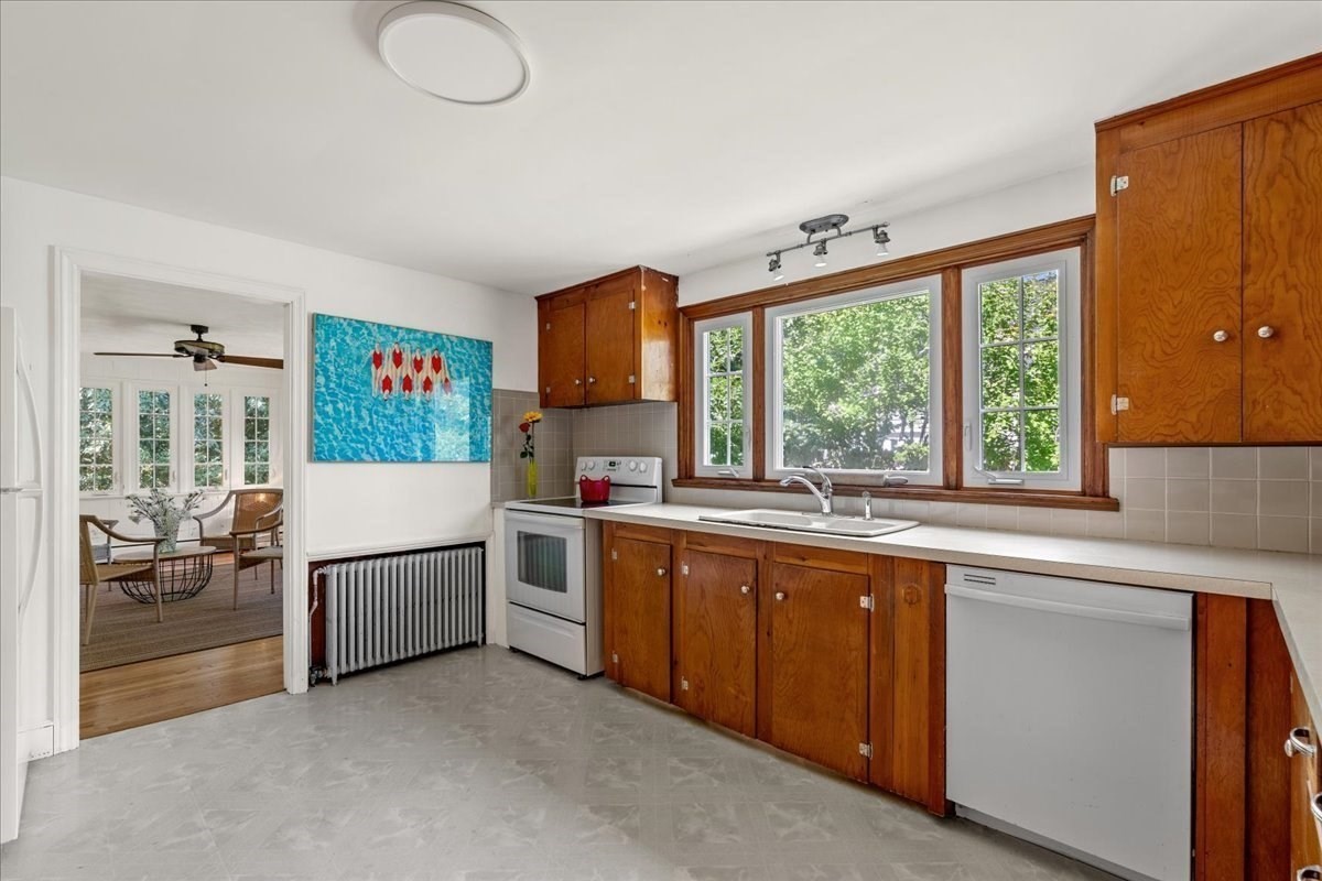 30 Irving Property Photo 16