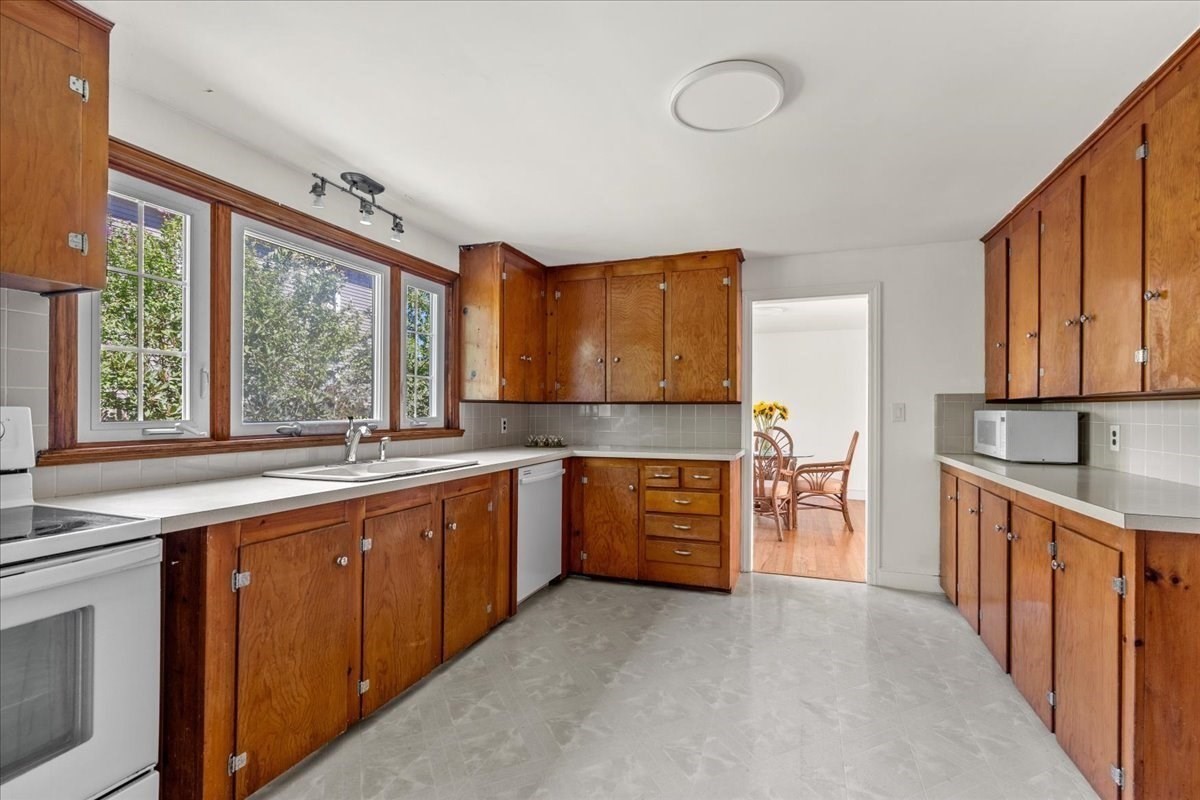 30 Irving Property Photo 17