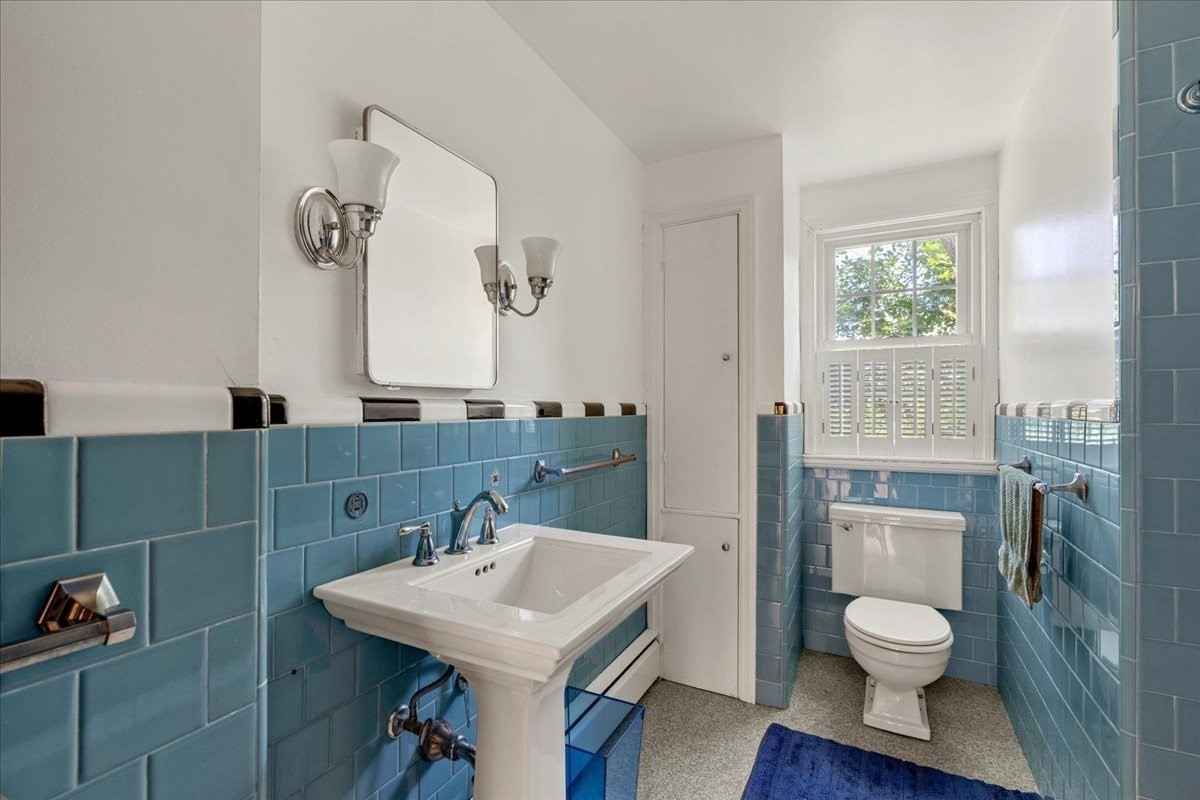30 Irving Property Photo 22