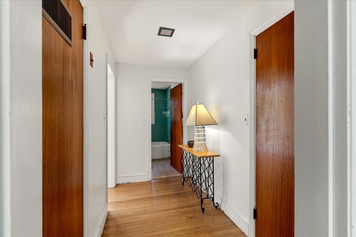 30 Irving Property Photo 25
