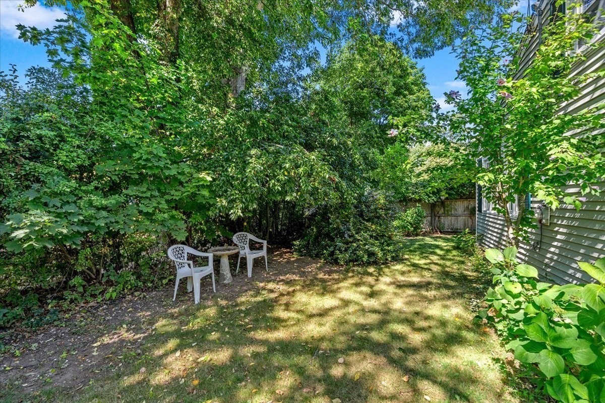 30 Irving Property Photo 32