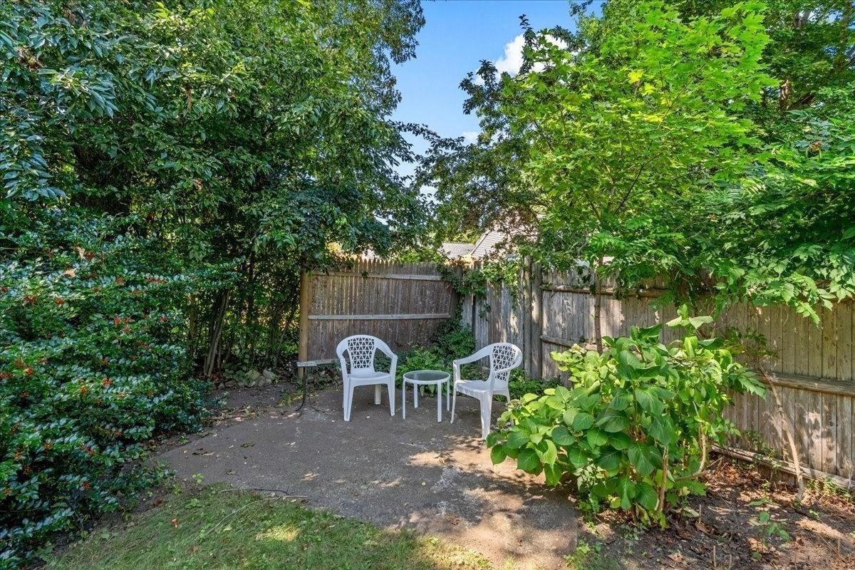 30 Irving Property Photo 35