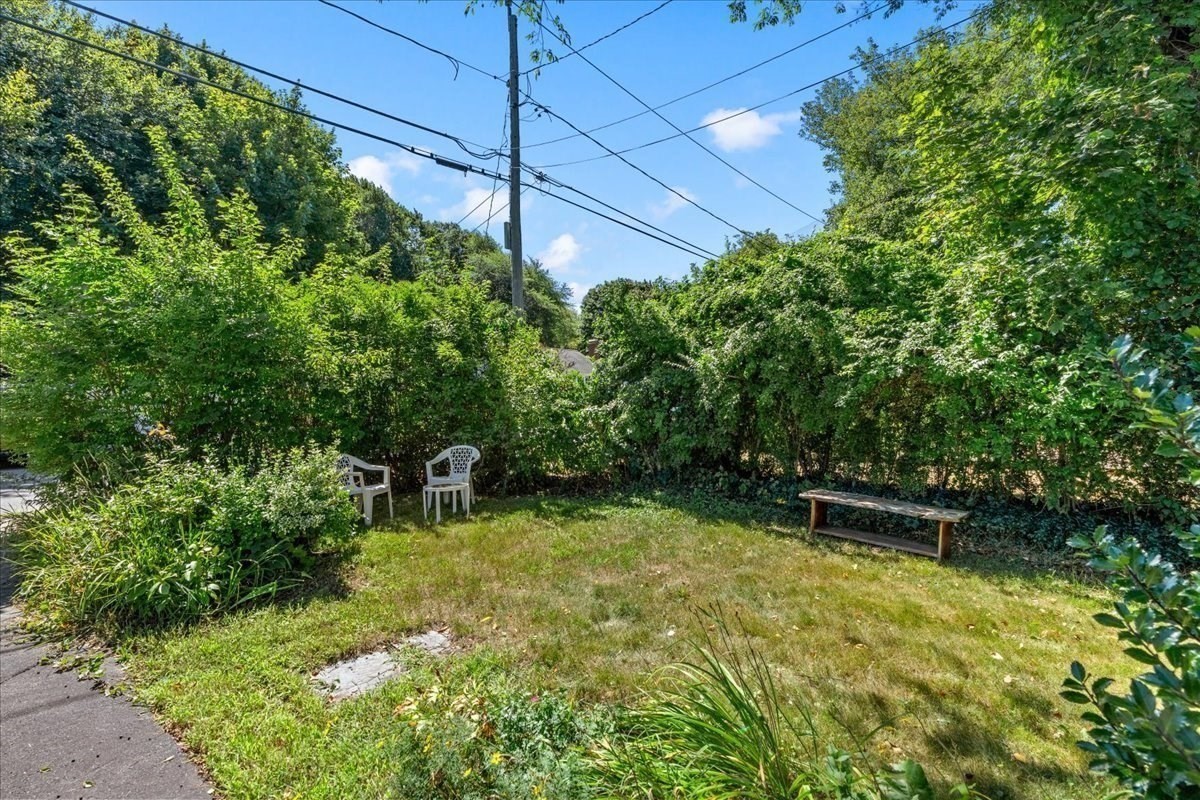 30 Irving Property Photo 36