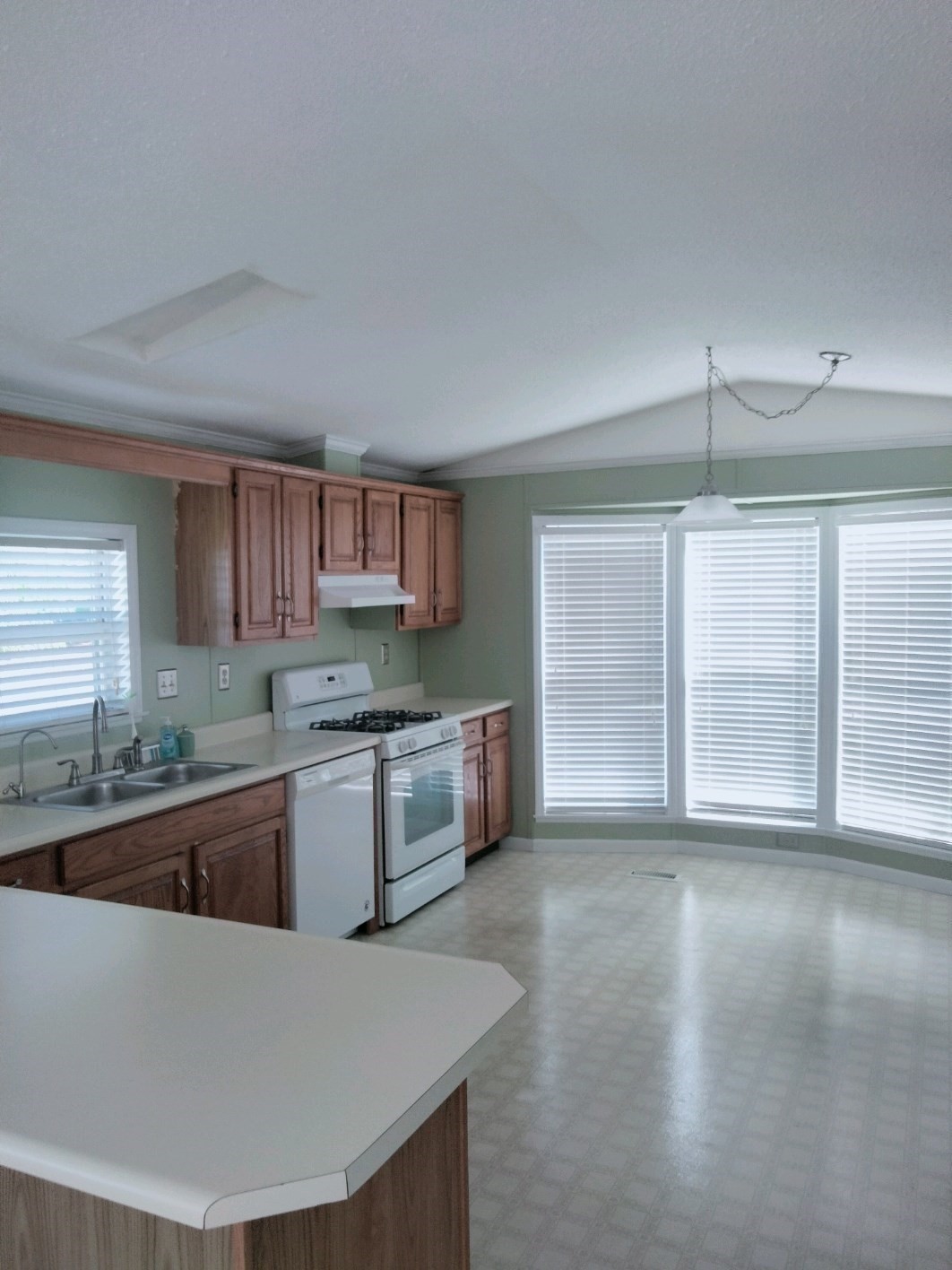 16 Hemlock Street Property Photo 5