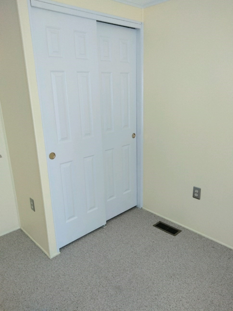 16 Hemlock Street Property Photo 13