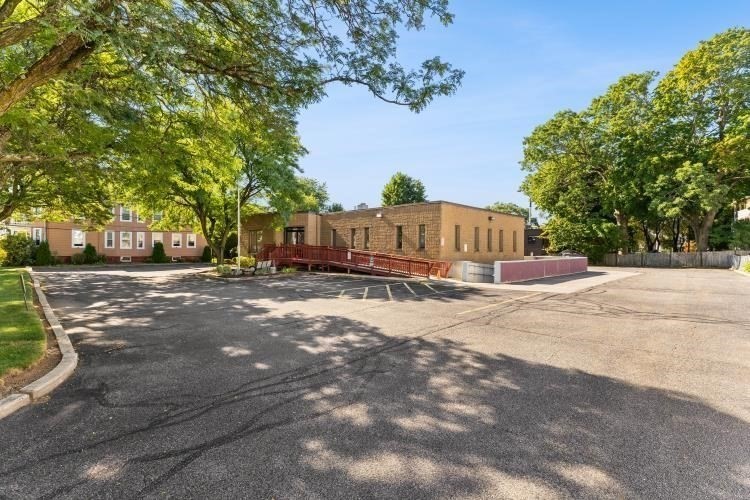 141 Park St Property Photo 3
