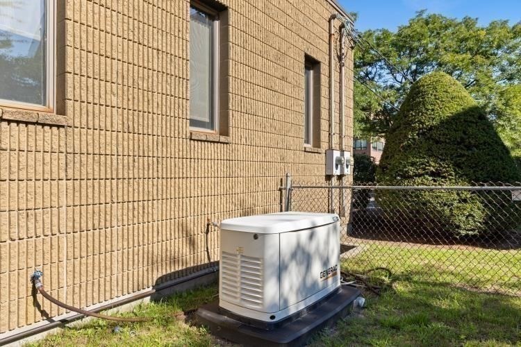 141 Park St Property Photo 7
