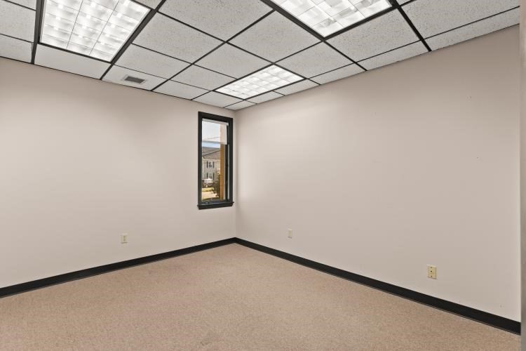 141 Park St Property Photo 24