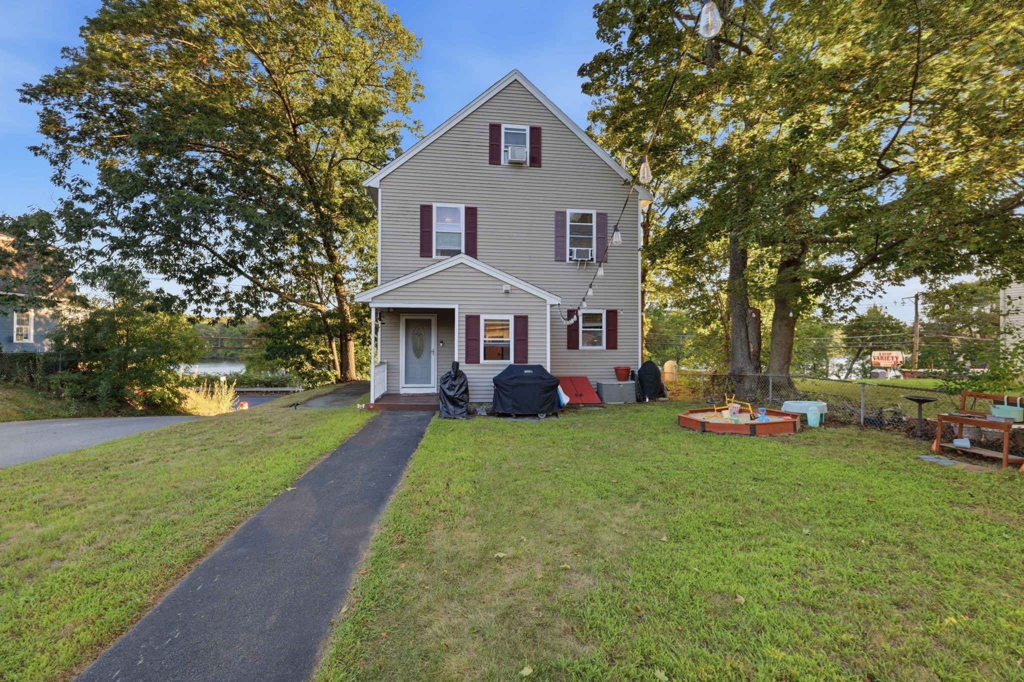648 Merrimack Ave Property Photo 1