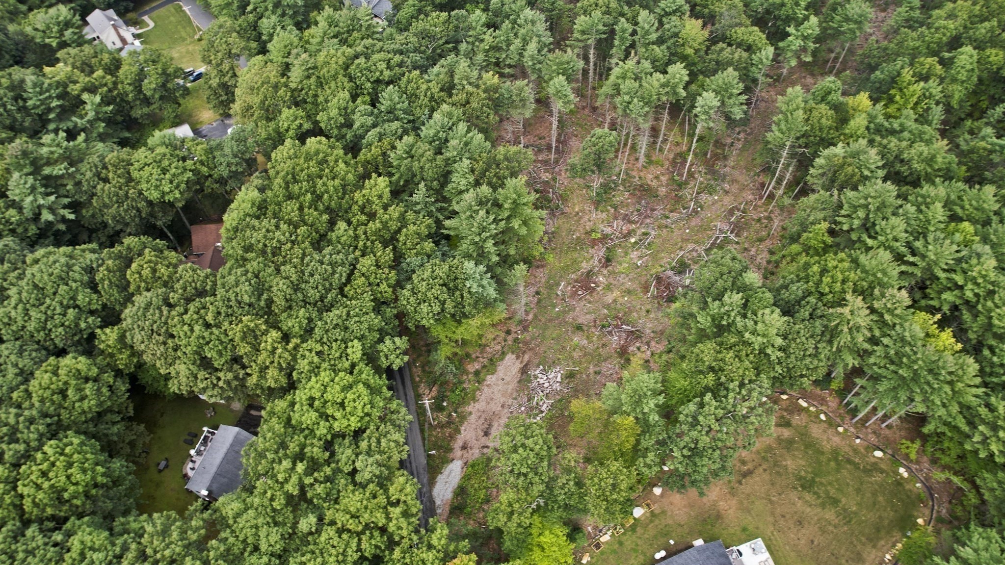 18 Country Ln Property Photo 10