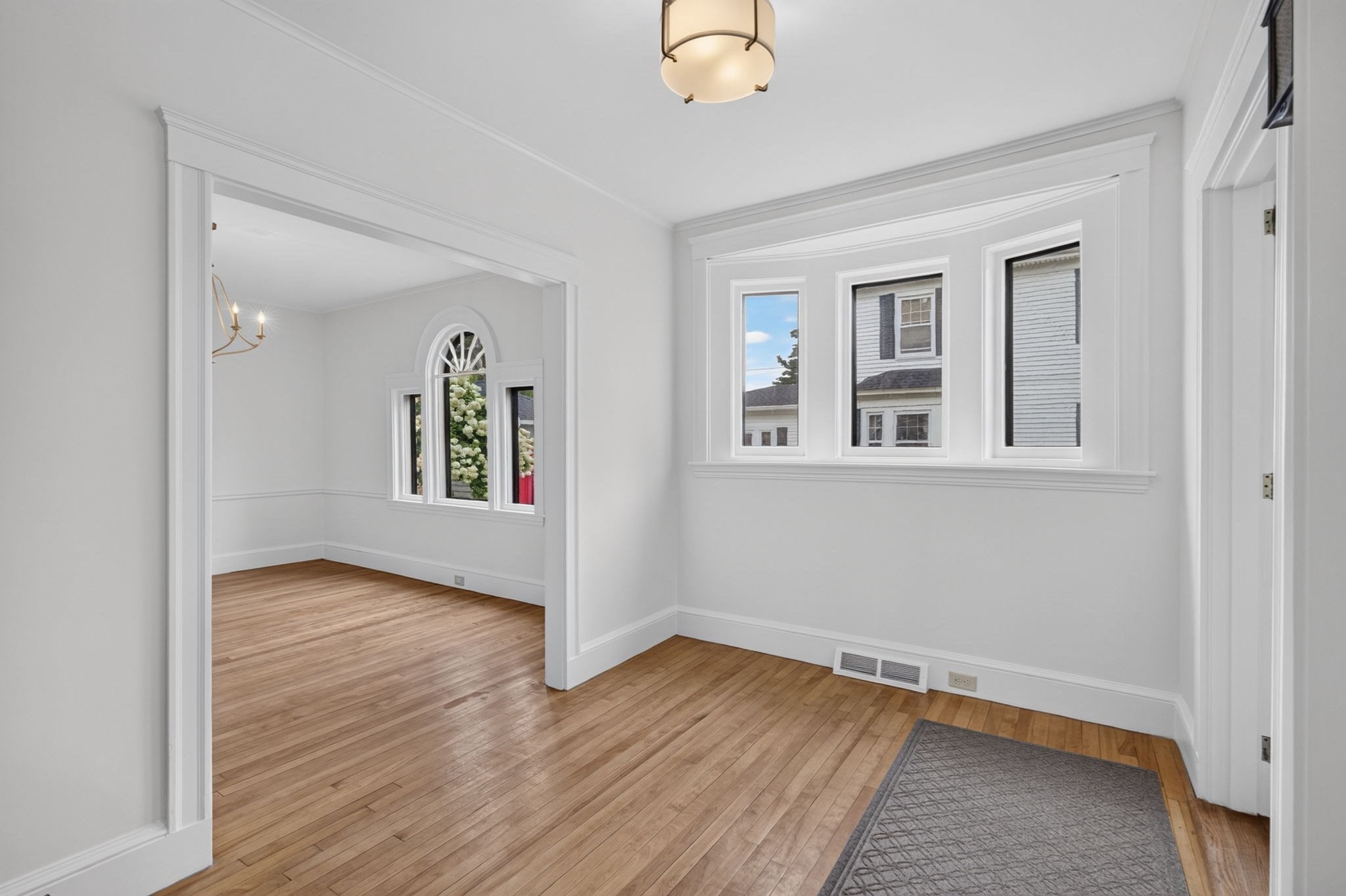 33 Lexington Ave Property Photo 6