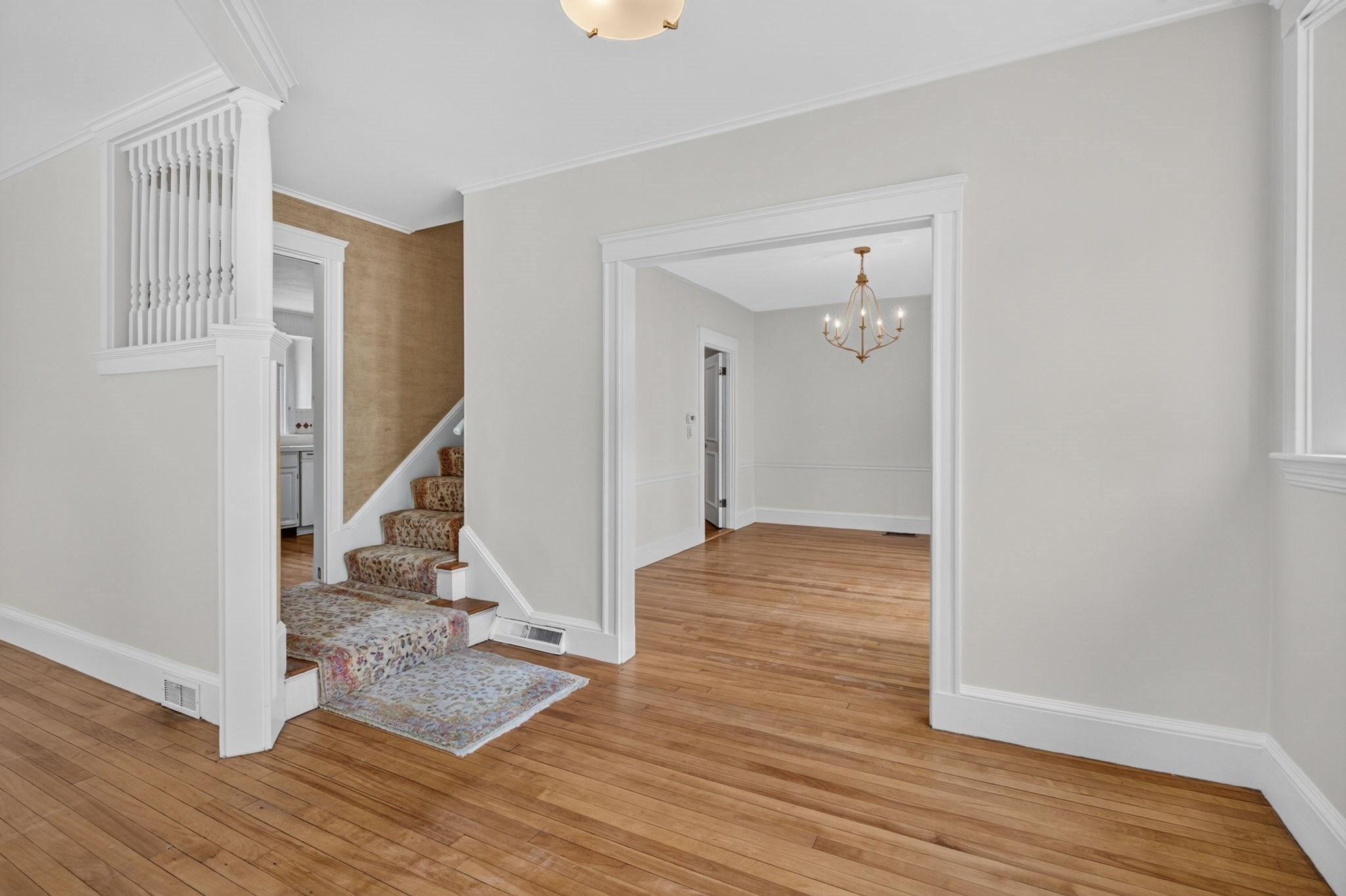 33 Lexington Ave Property Photo 7