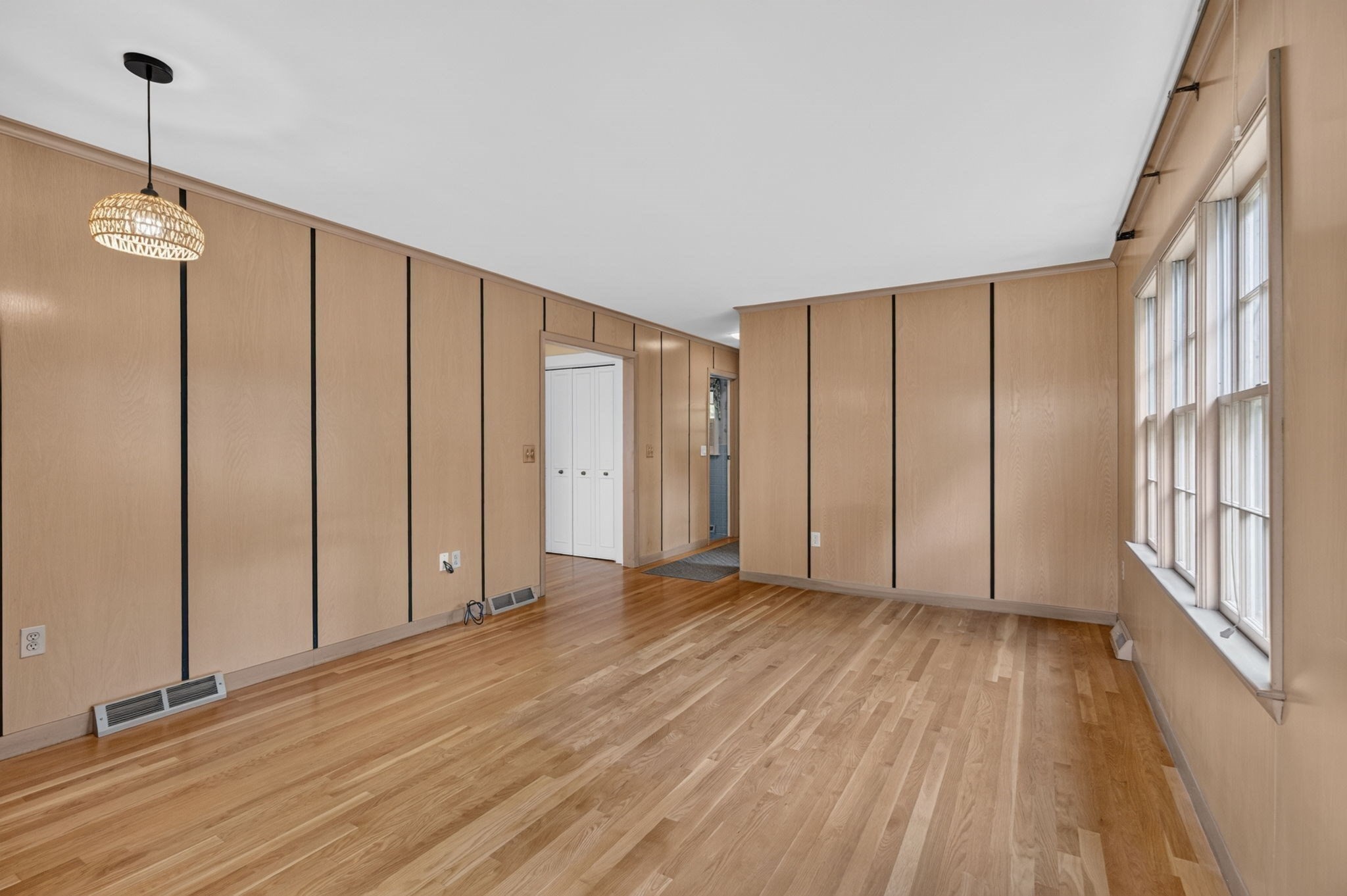 33 Lexington Ave Property Photo 13