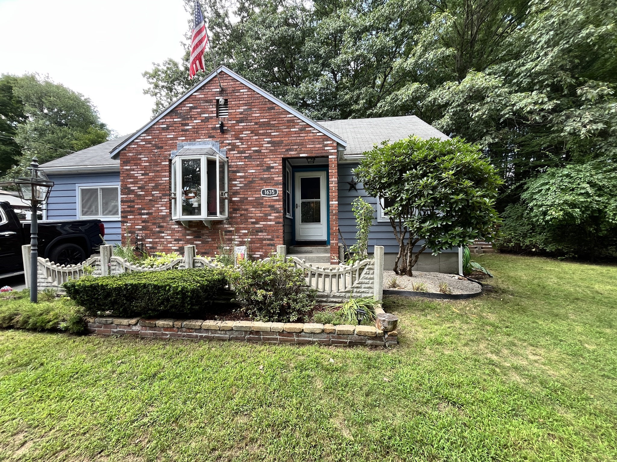 1635 Providence Rd Property Photo 1
