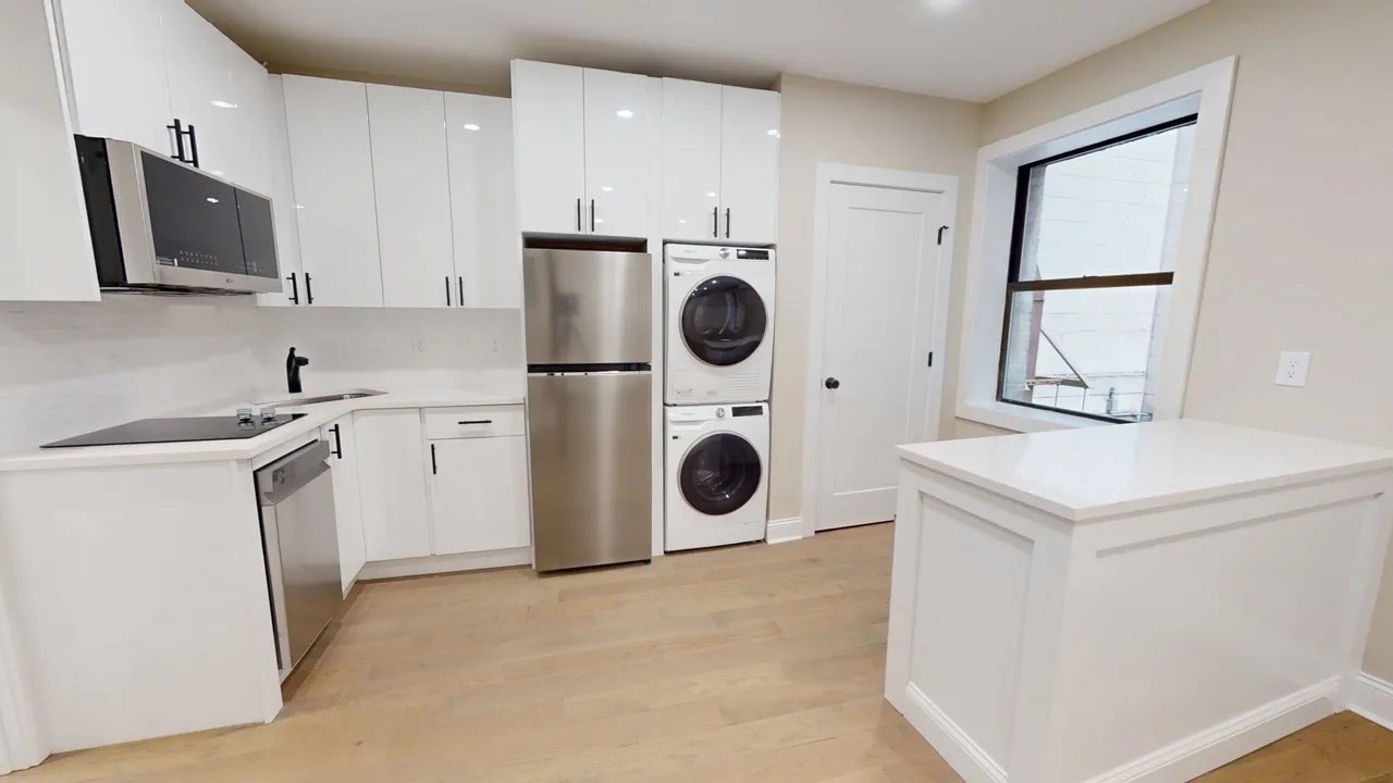 31-35 India St # 303 Property Photo 1