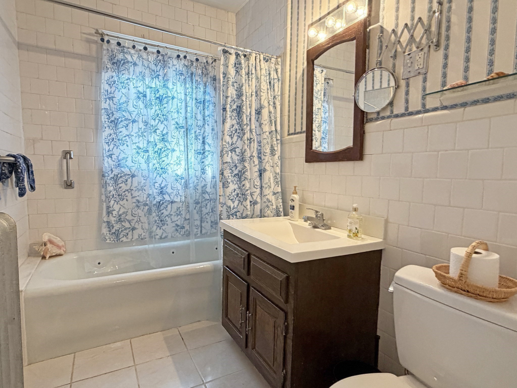 227-229 Tremont St Property Photo 25