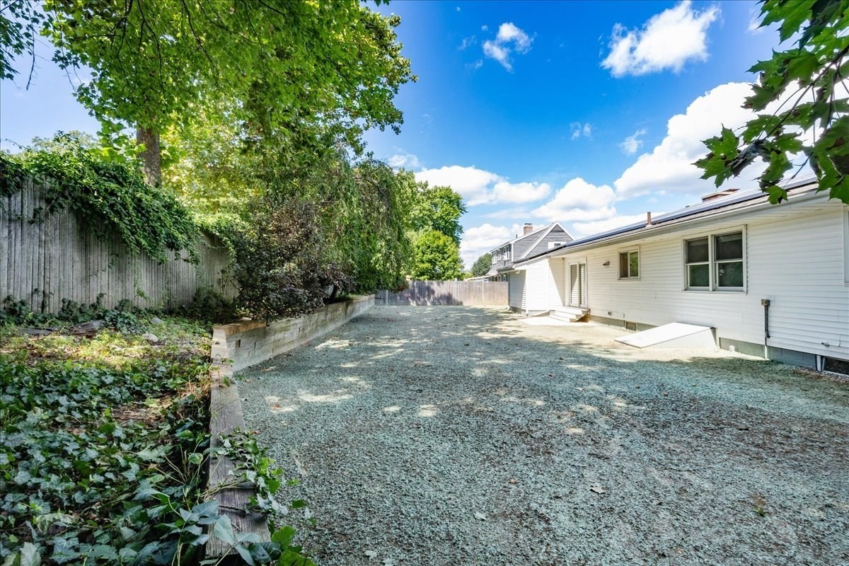 98 Pleasant View St Property Photo 37