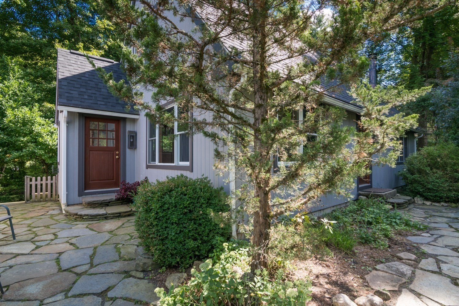 97 Crossbrook Ave Property Photo 1