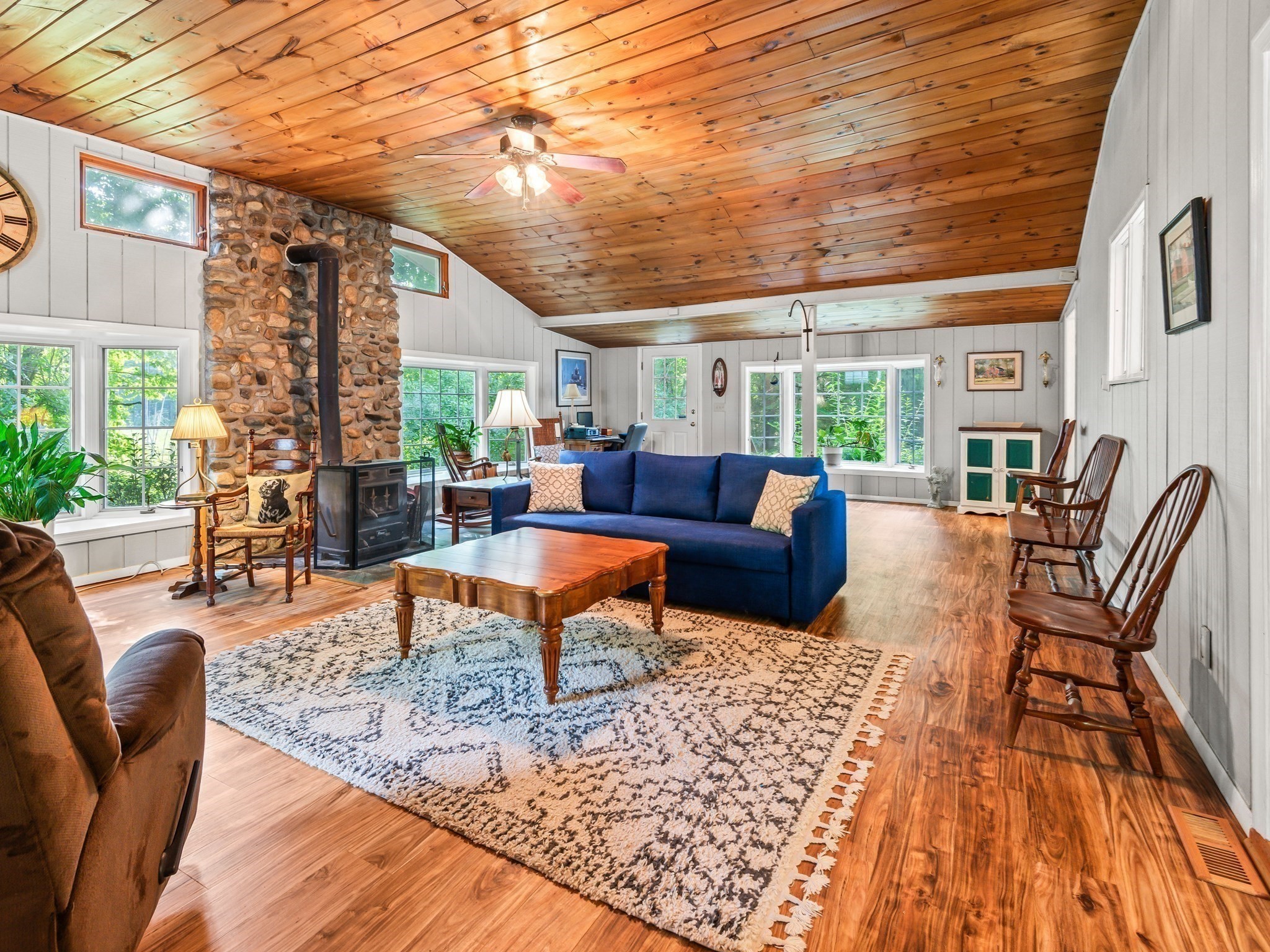 360 Wood St Property Photo 3