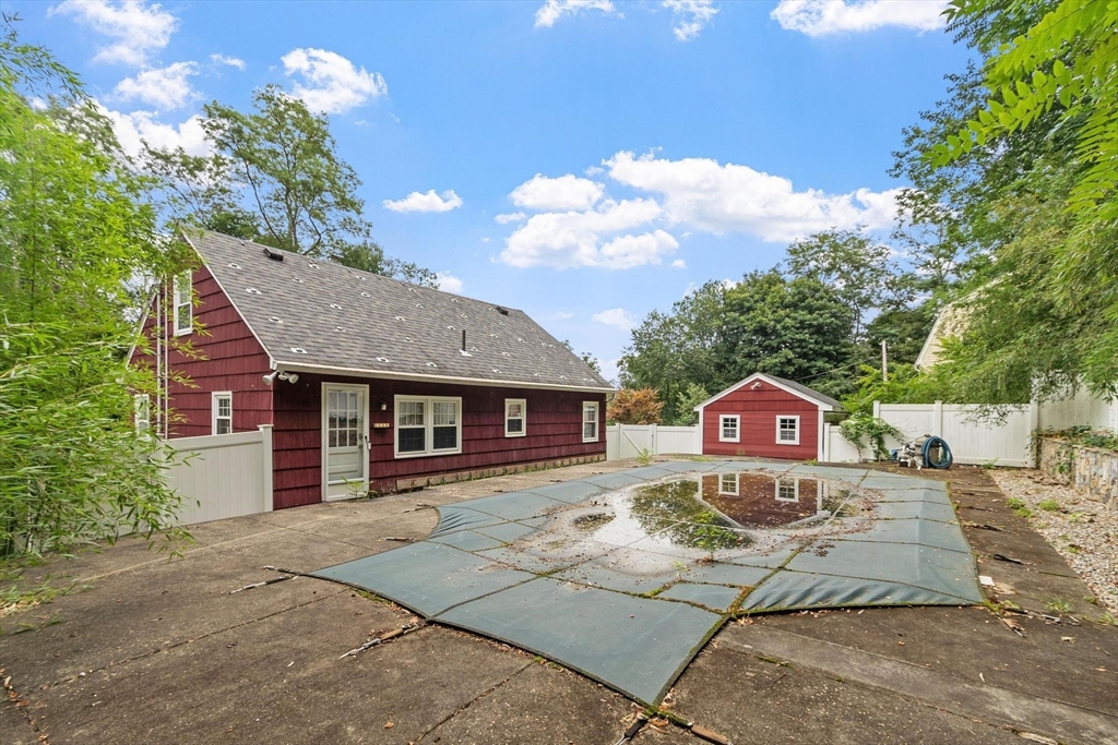 225 Golden Hill Ave Property Photo 5