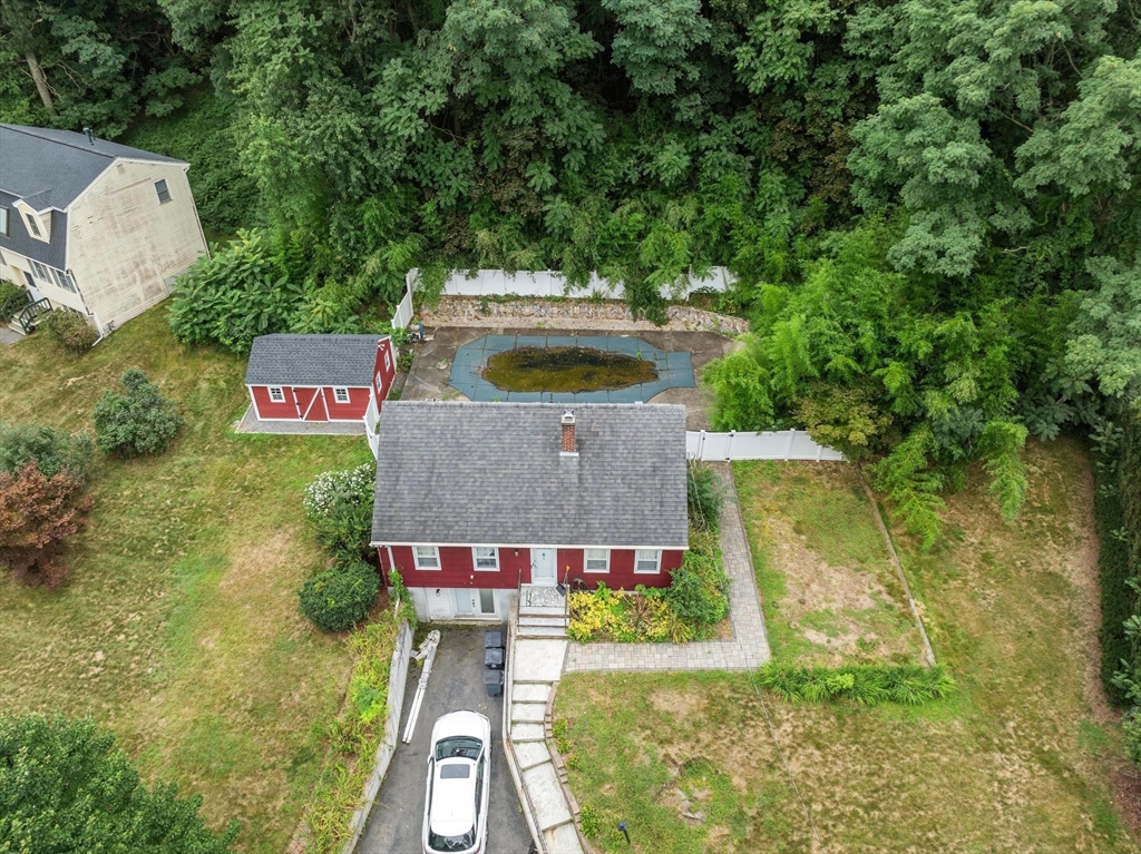 225 Golden Hill Ave Property Photo 8