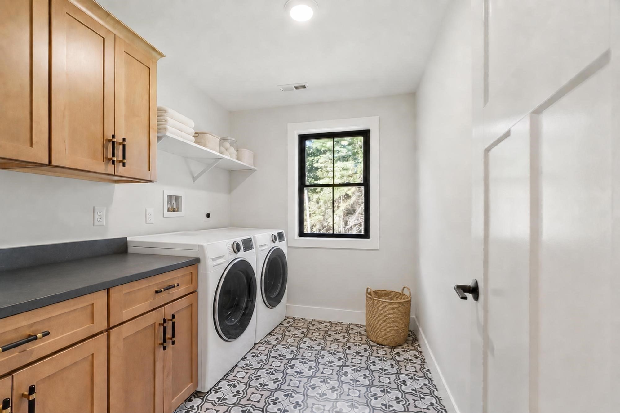 865 Johnson Street Property Photo 26