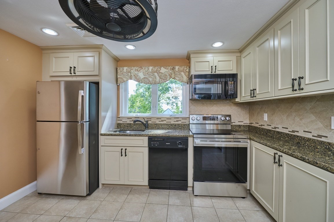 77 Prentice Street Property Photo 8