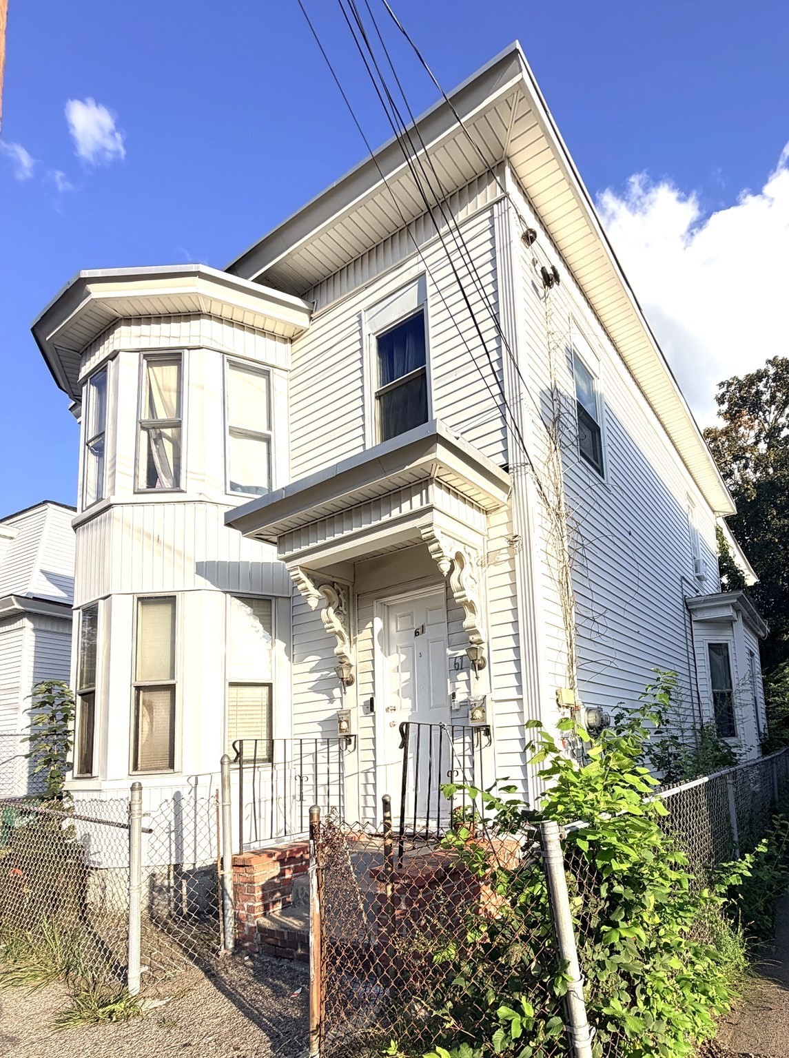 61 Pond St Property Photo 4