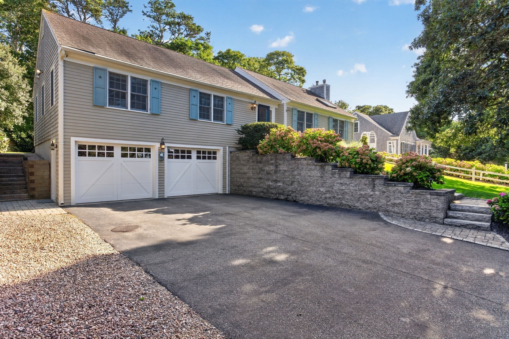 23 Taylors Pond Rd Property Photo 2