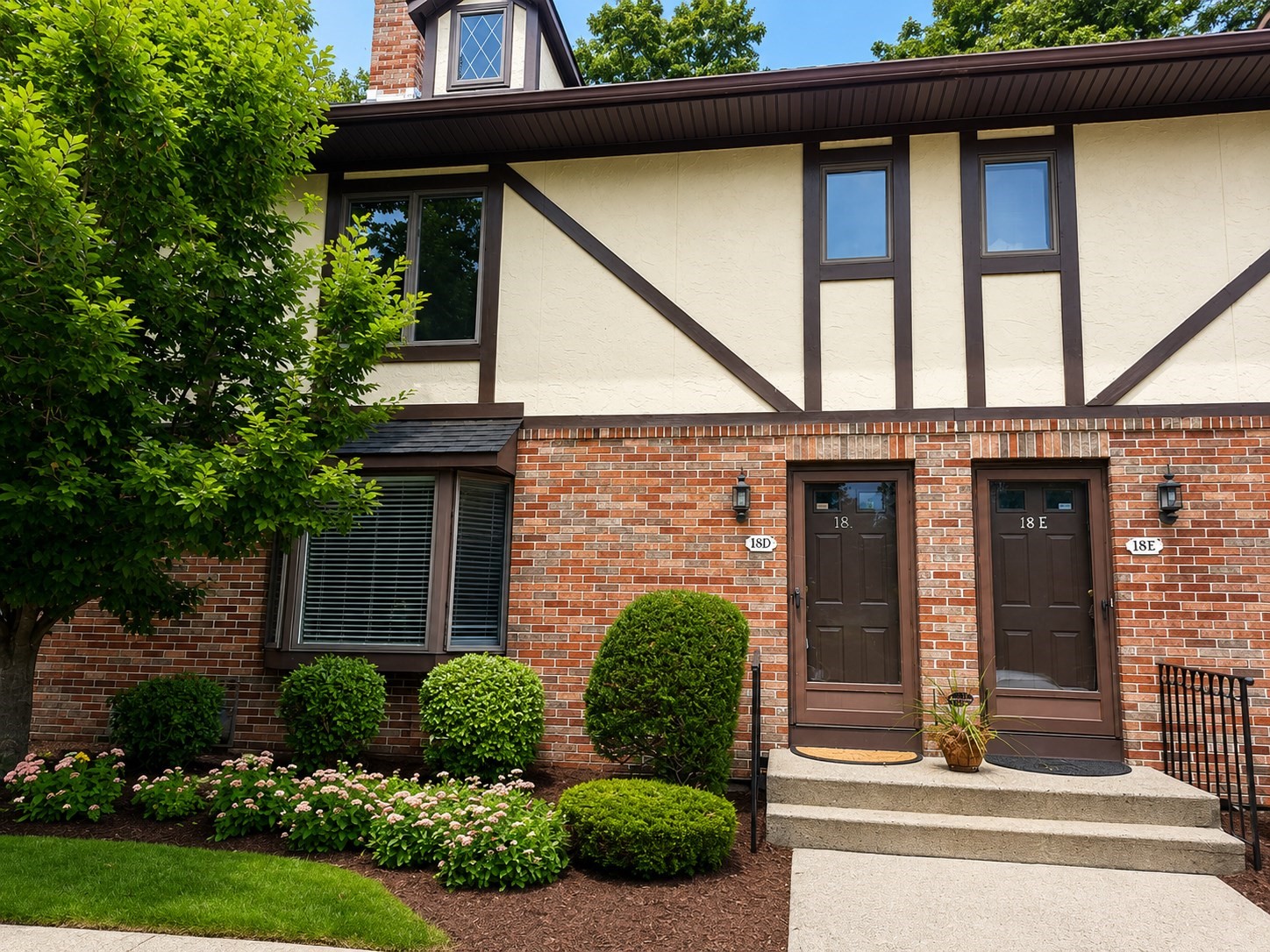 18 Mansion Woods Dr # D Property Photo 1