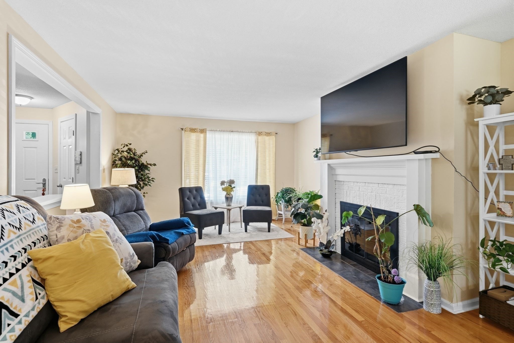 18 Mansion Woods Dr # D Property Photo 3