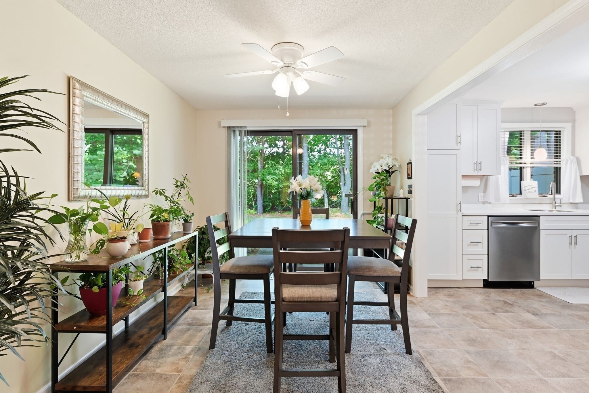 18 Mansion Woods Dr # D Property Photo 8