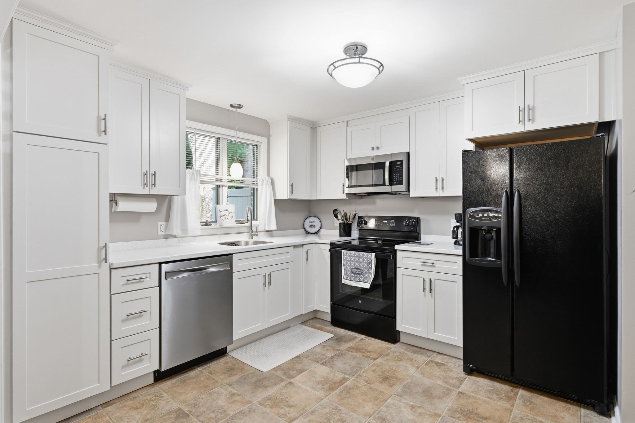 18 Mansion Woods Dr # D Property Photo 9