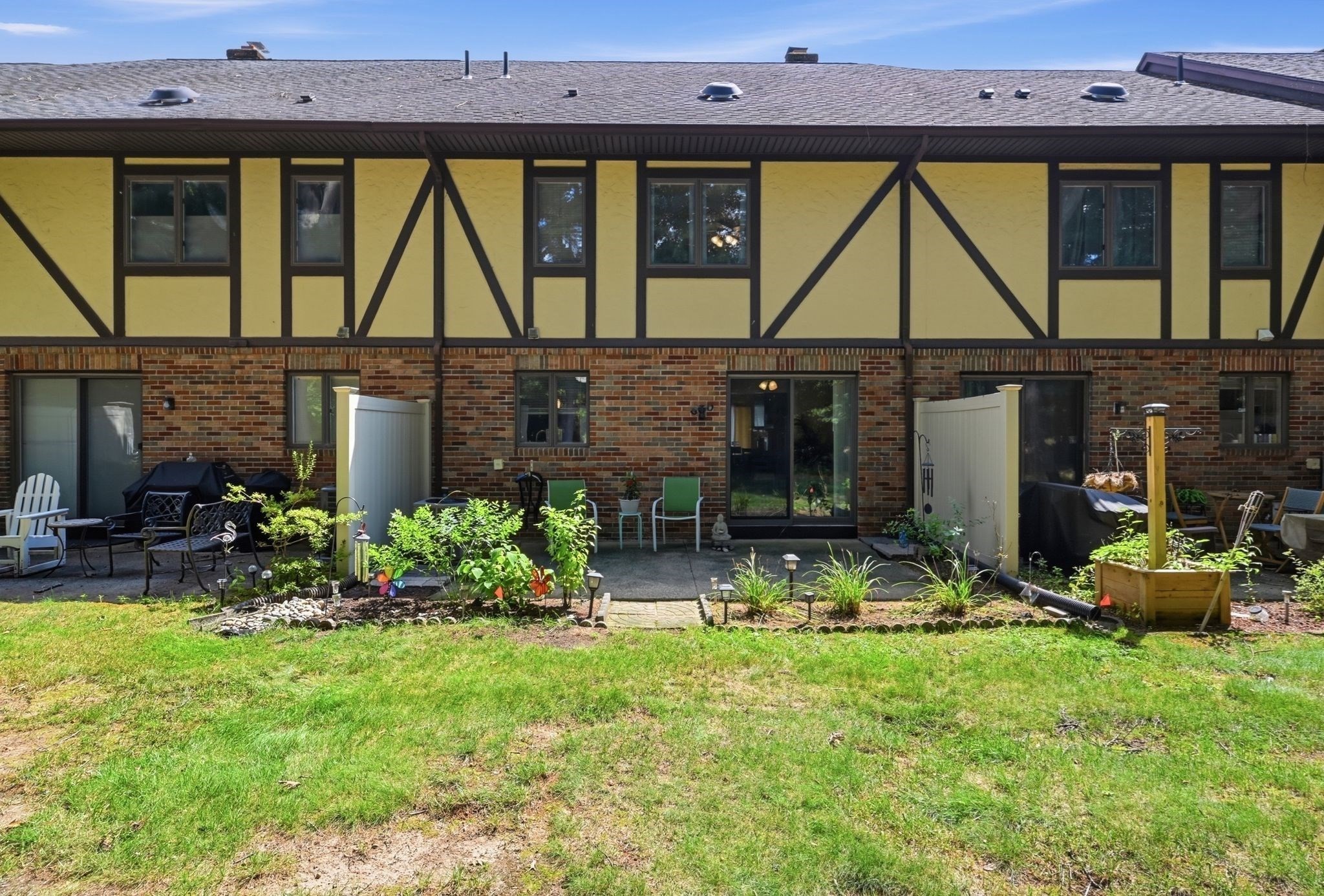 18 Mansion Woods Dr # D Property Photo 27