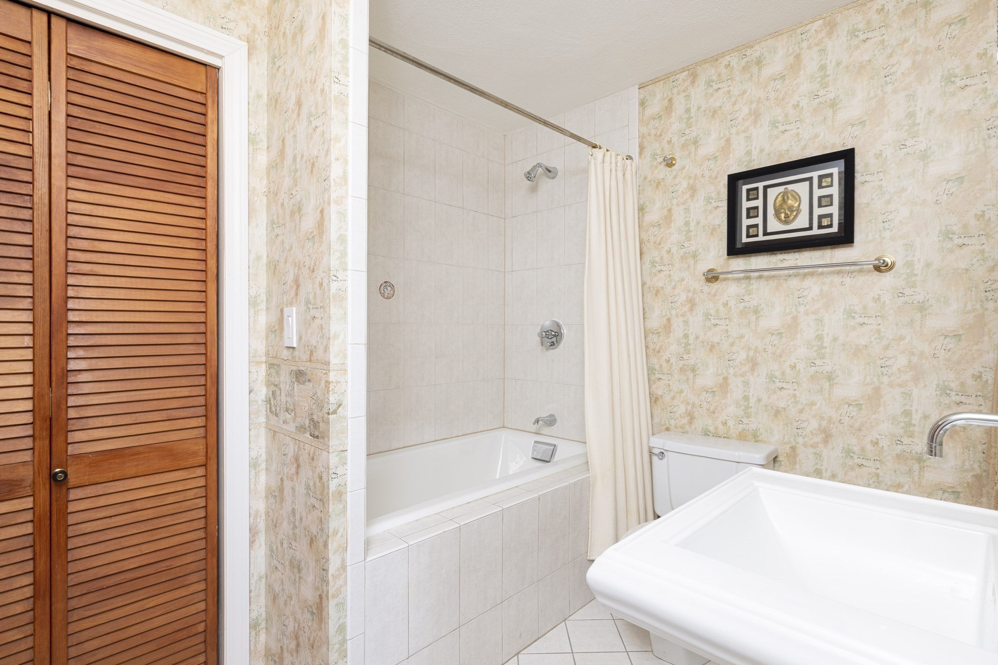 199 Coolidge Avenue # 307 Property Photo 15