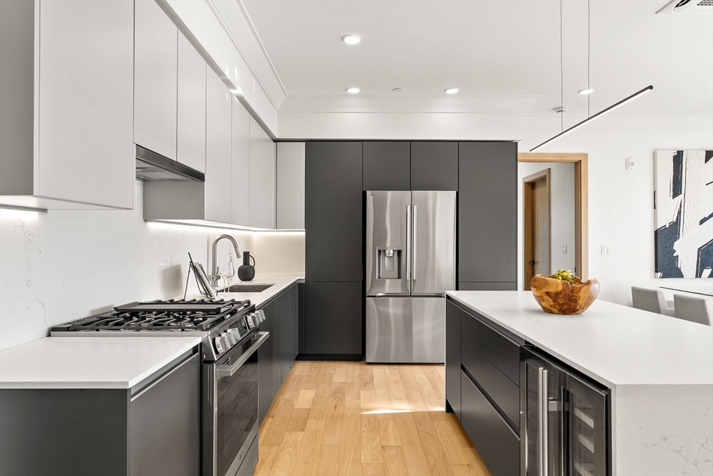 388 Washington Street # 403 Property Photo 15