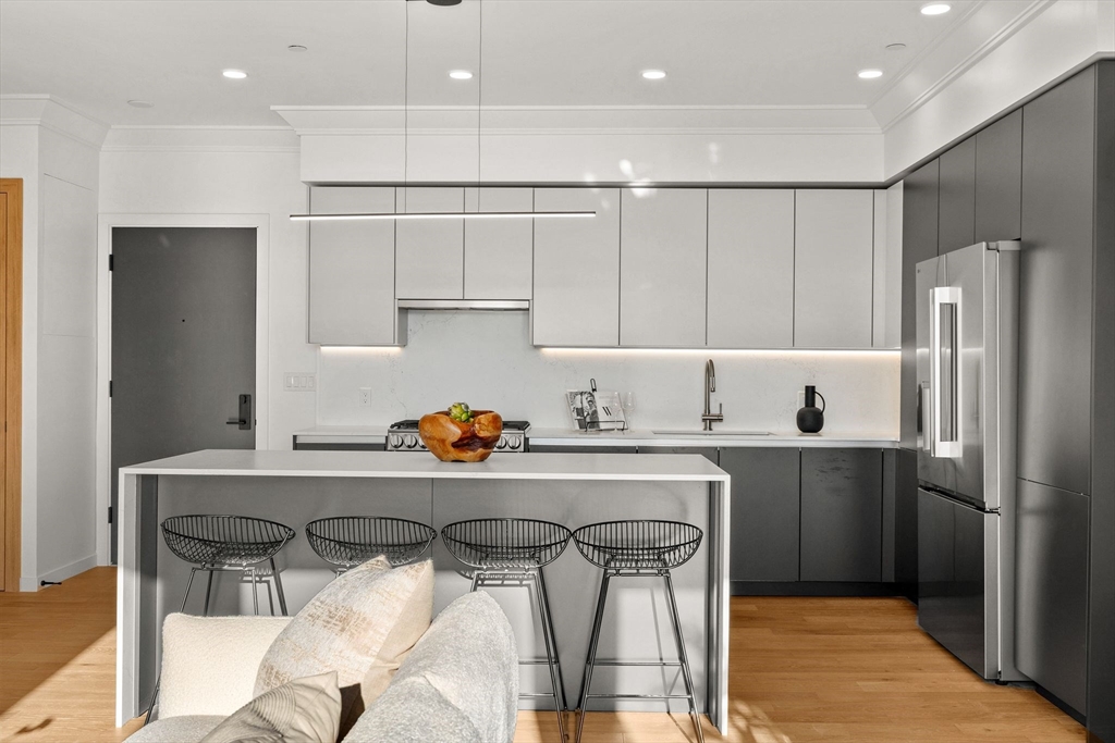 388 Washington Street # 403 Property Photo 17