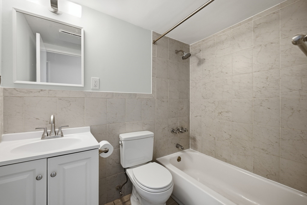 995 Massachusetts Ave # 206 Property Photo 21